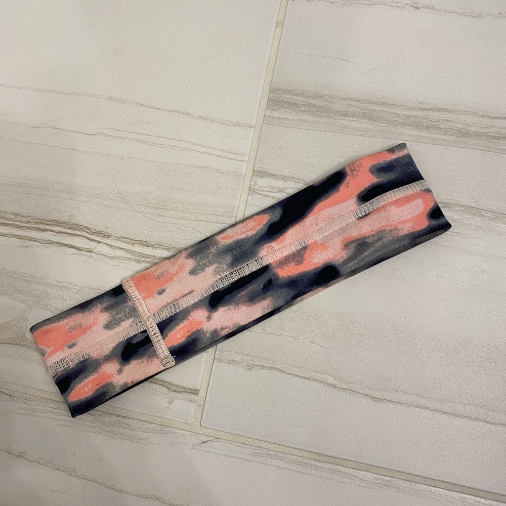 Lululemon Fly Away Tamer Headband (old style)